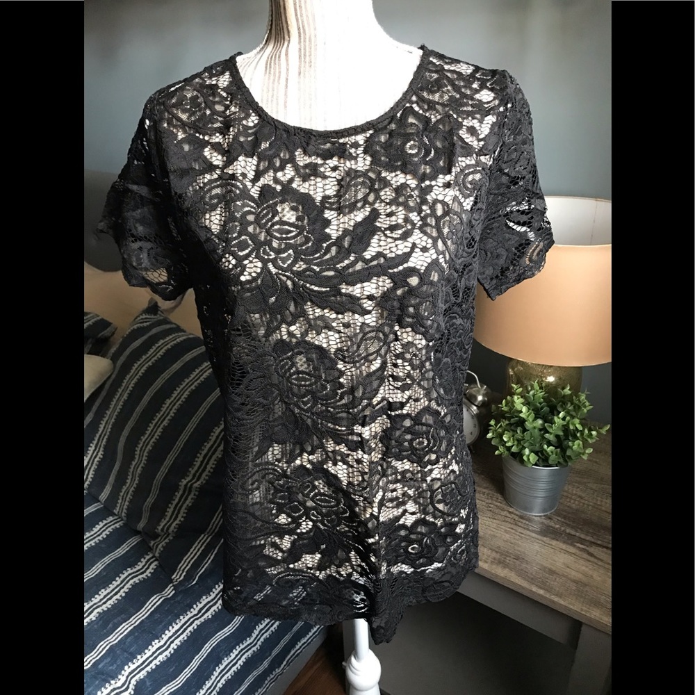WHO WHAT WEAR Lace Top